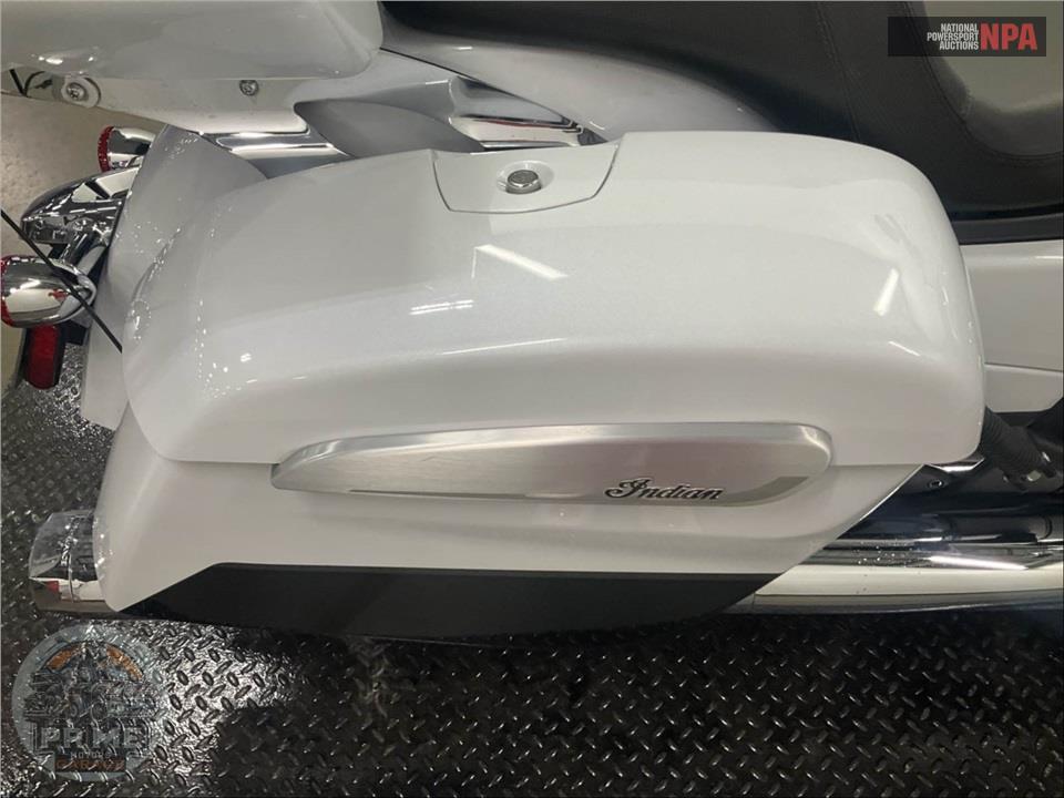 2024 Indian Motorcycle CHALLENGER LIMITED (WHITE) — фото 18