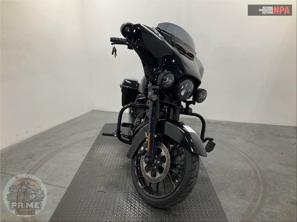 2018 Harley-Davidson FLHXS STREET GLIDE SPECIAL — фото 2