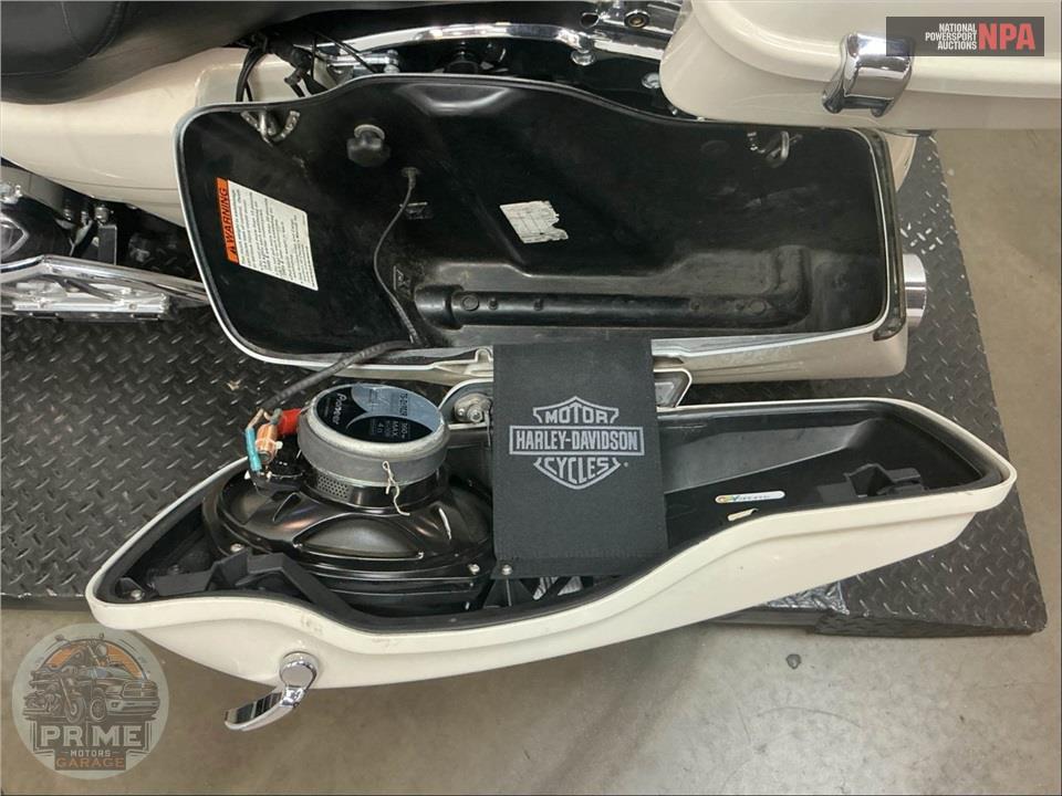 2015 Harley-Davidson FLHXS STREET GLIDE SPECIAL — фото 24