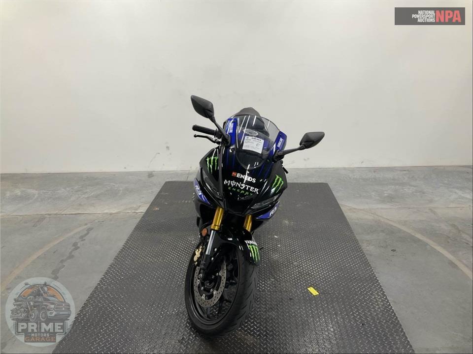 2021 Yamaha YZF-R3 MONSTER ENERGY MOTOGP — фото 2