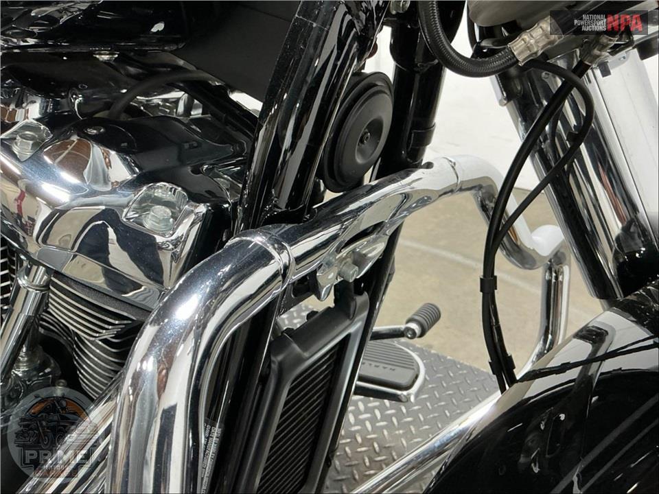 2019 Harley-Davidson FLDE DELUXE — фото 13