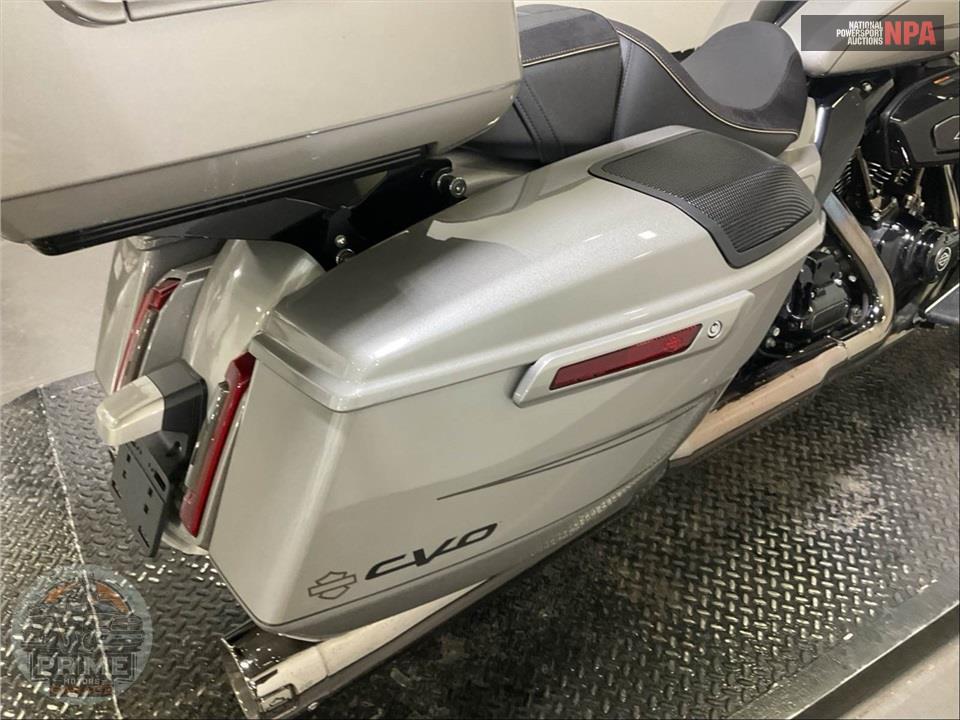2023 Harley-Davidson FLHXSE CVO STREET GLIDE — фото 18