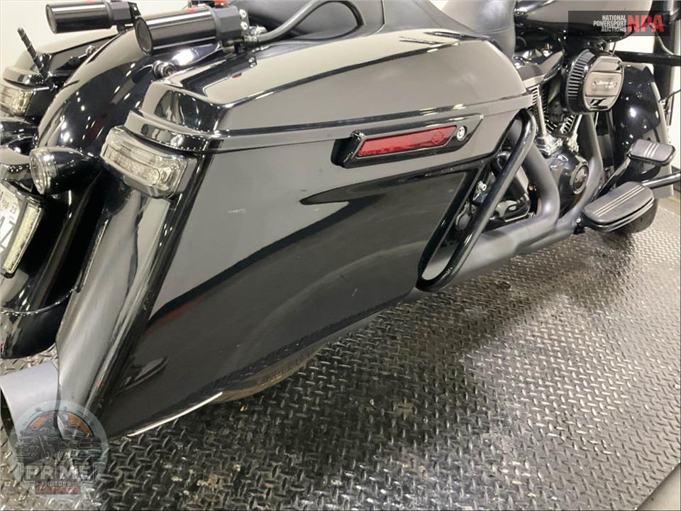 2018 Harley-Davidson FLHXS STREET GLIDE SPECIAL — фото 20