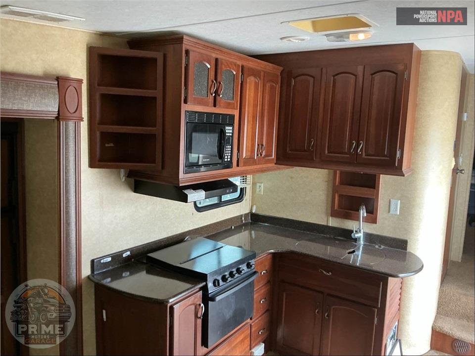 2012 Crusader M-290 RLT - FIFTH WHEEL SERIES — фото 9