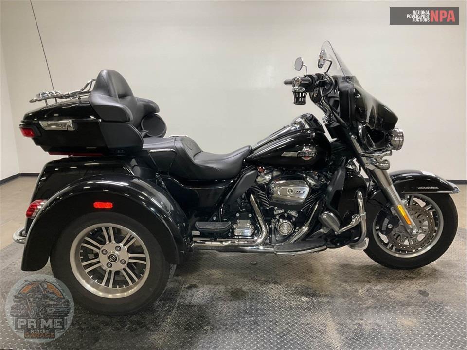 2023 Harley-Davidson FLHTCUTG TRI GLIDE ULTRA CLASSIC — фото 1