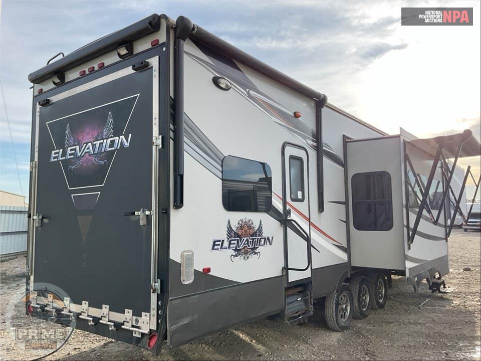2015 Crossroads Rv LAS VEGAS - ELEVATION TOY HAULER TOY HAULER SERIES — фото 4