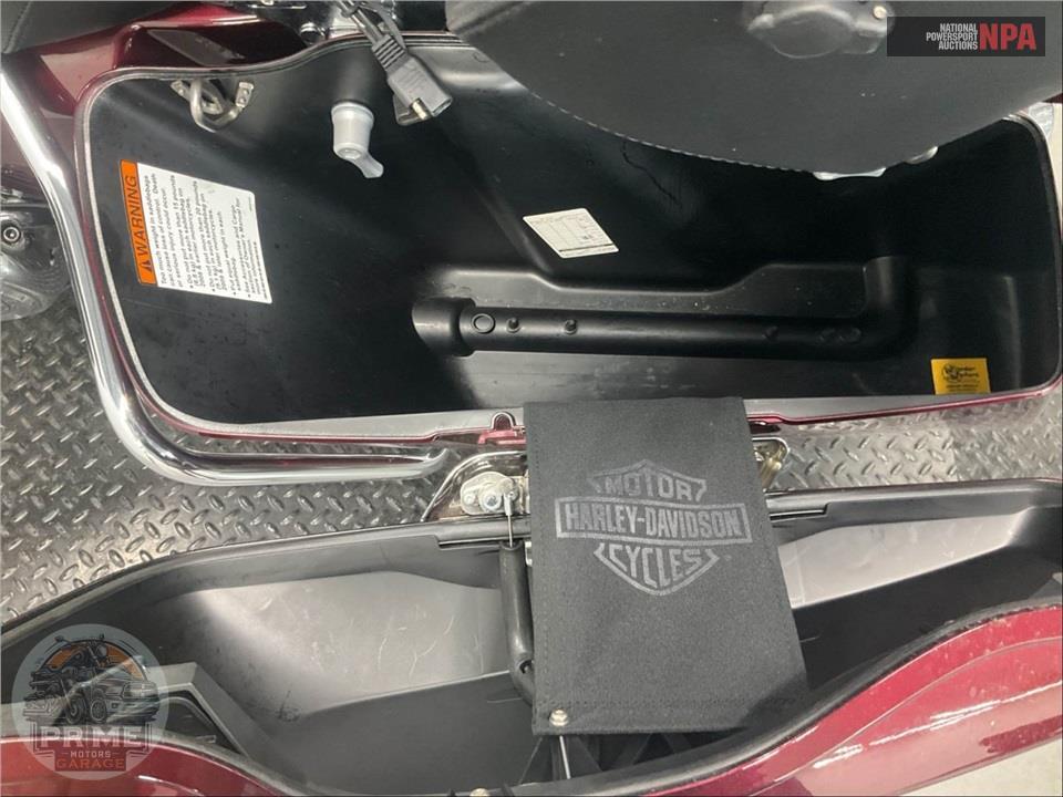 2017 Harley-Davidson FLHTKL ULTRA LIMITED LOW — фото 18