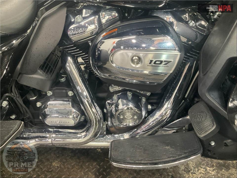 2018 Harley-Davidson FLHTCUTG TRI GLIDE ULTRA — фото 6