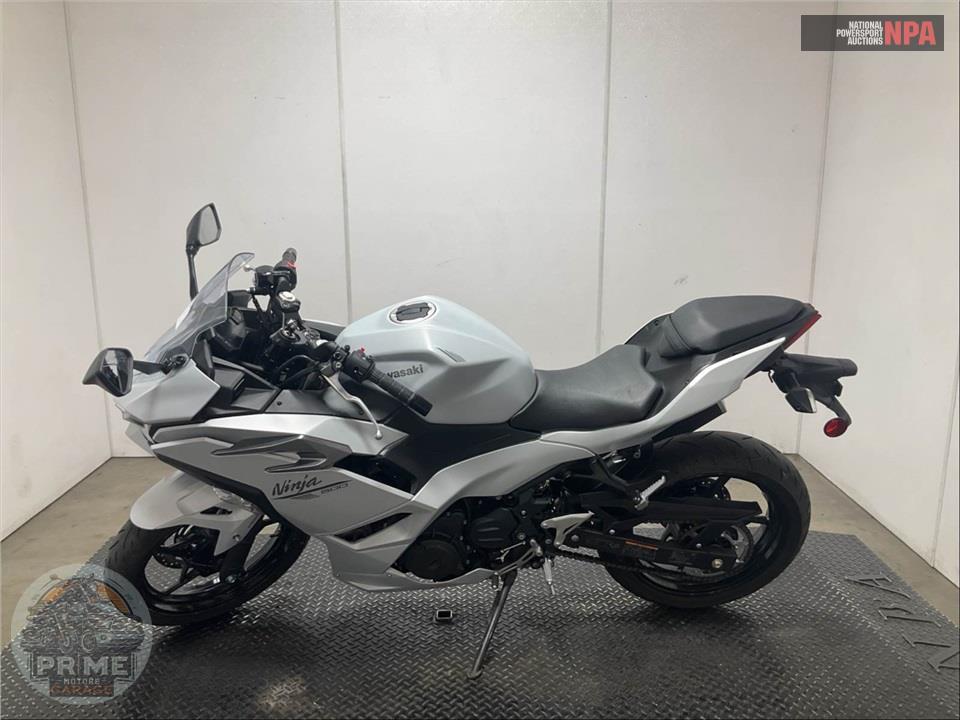 2024 Kawasaki EX500GRFNL NINJA 500 (ABS) — фото 3