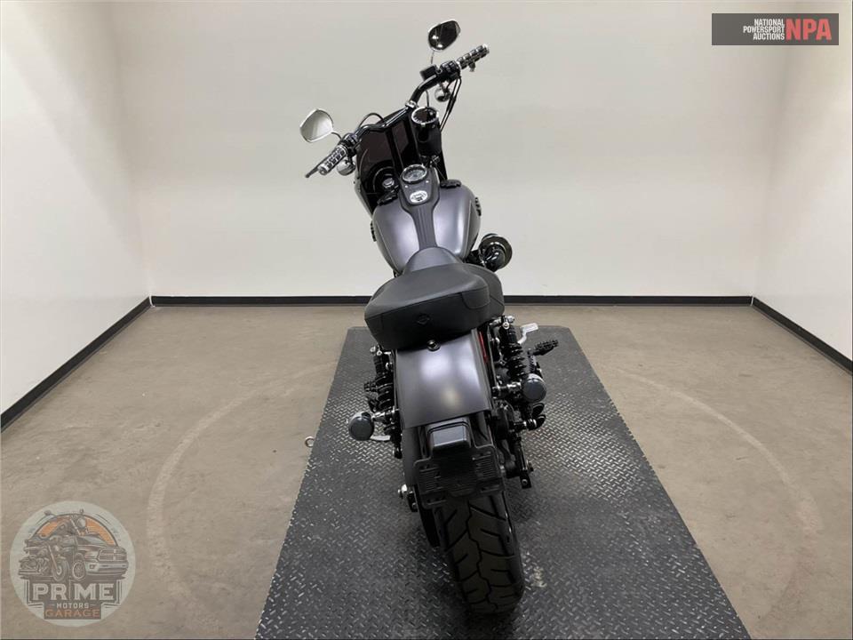 2017 Harley-Davidson FXDB STREET BOB — фото 4