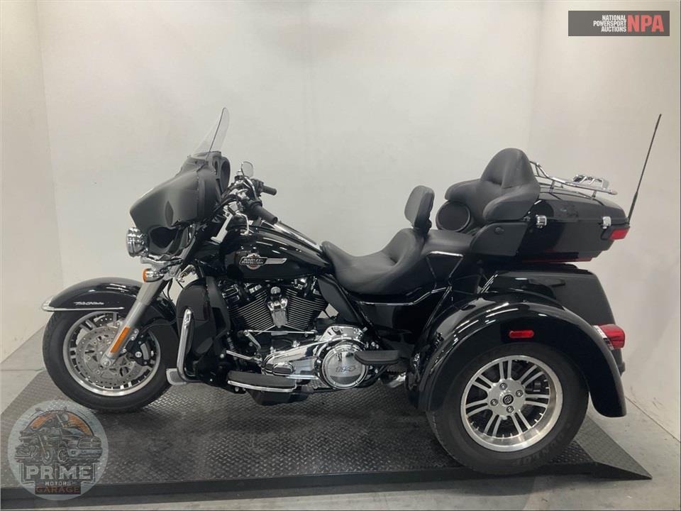 2022 Harley-Davidson FLHTCUTG TRI GLIDE ULTRA CLASSIC — фото 3