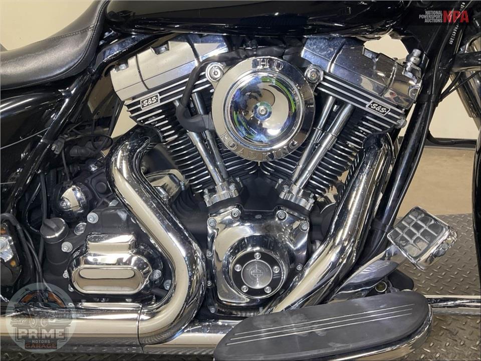 2015 Harley-Davidson FLTRXS ROAD GLIDE SPECIAL — фото 6
