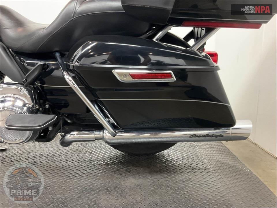 2016 Harley-Davidson FLHTK ELECTRA GLIDE ULTRA LIMITED — фото 17