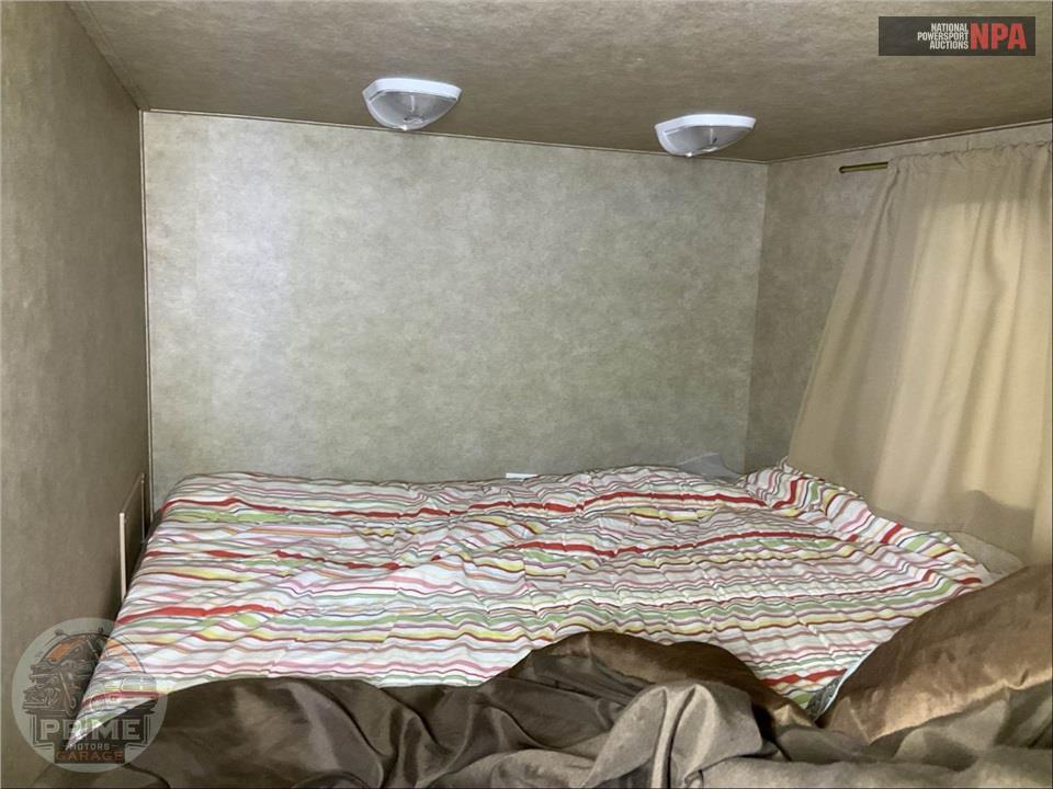 2014 Crossroads Rv M-28 BH - ZINGER SERIES — фото 14