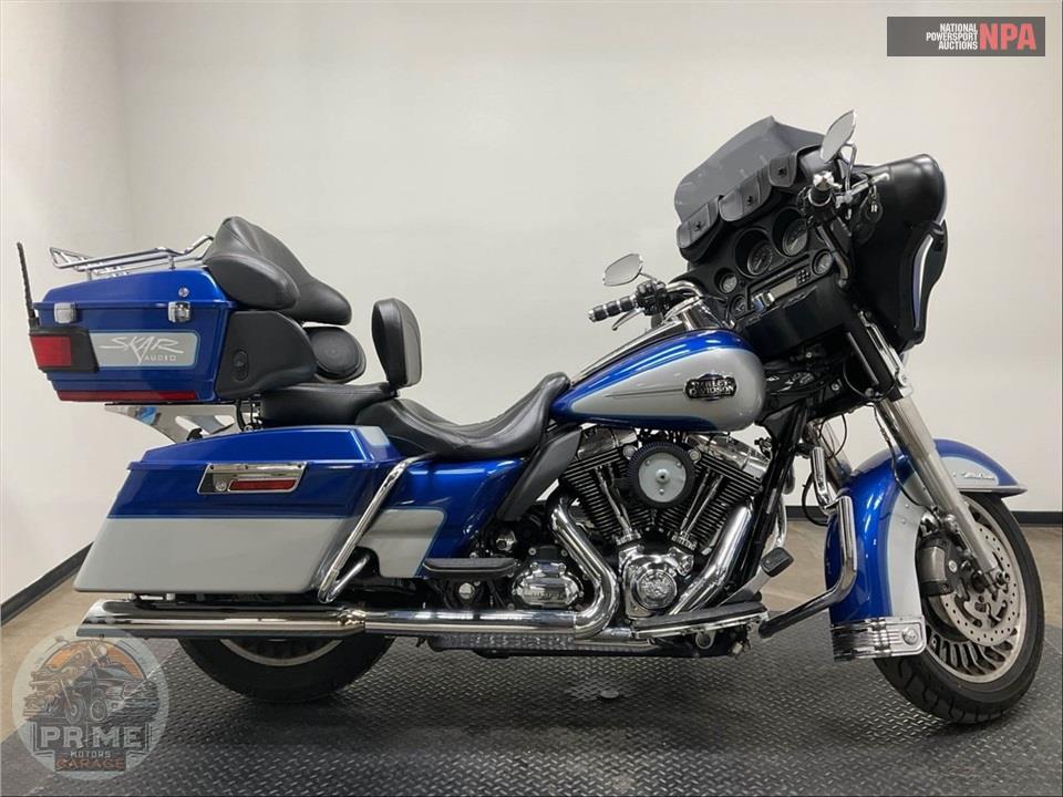 2010 Harley-Davidson FLHTCU ULTRA CLASSIC ELECTRA GLIDE — фото 1