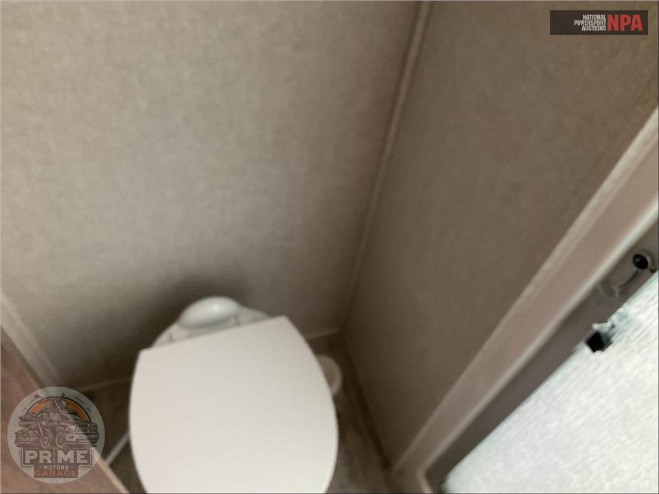 2018 Keystone Rv M-3121 RL - MONTANA FIFTH WHEEL SERIES — фото 16