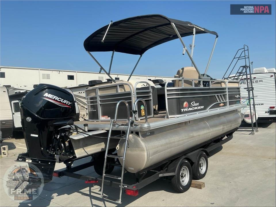 2023 Tracker Marine PARTY BARGE 20 DLX(**) SUN TRACKER SERIES L=22/E=1 90HP MERC OB — фото 4