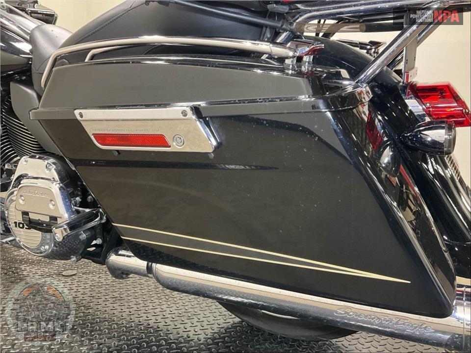 2011 Harley-Davidson FLTRU ROAD GLIDE ULTRA — фото 15