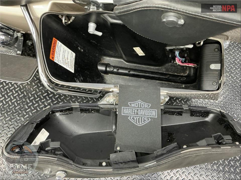 2018 Harley-Davidson FLTRU ROAD GLIDE ULTRA — фото 33