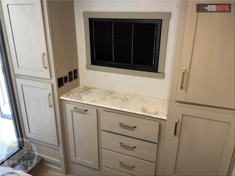 2024 Wildwood By Forest River M-375FAM - HERITAGE GLEN FIFTH WHEEL SERIES — фото 13