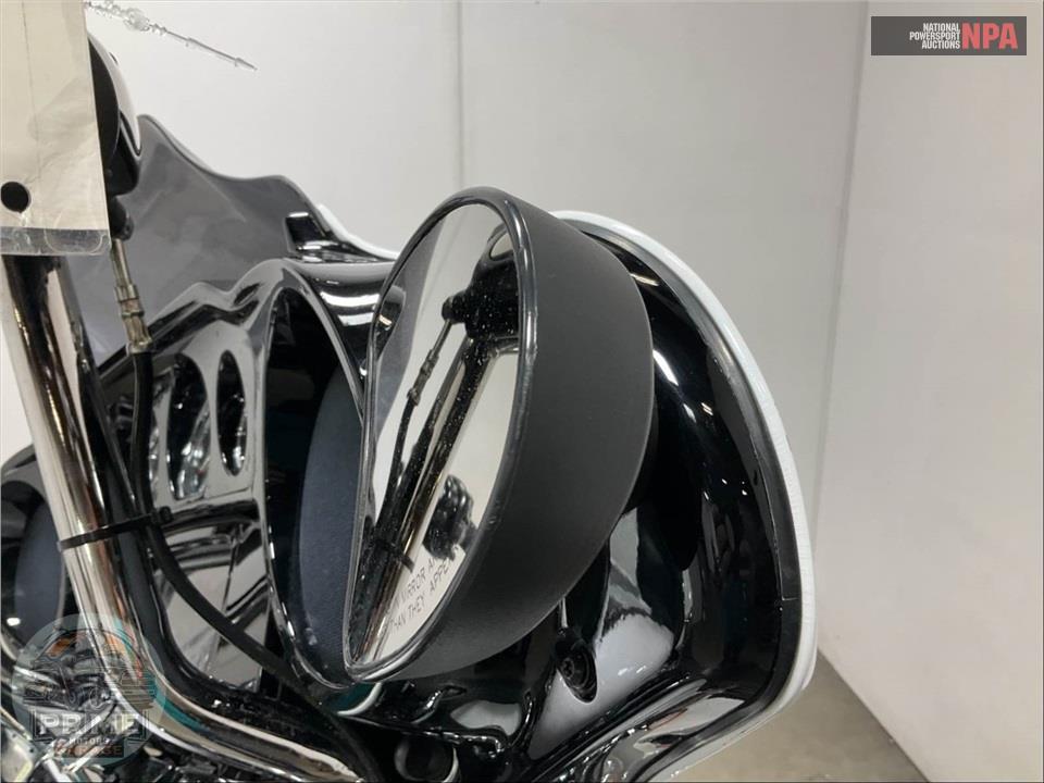 2017 Harley-Davidson FLHXS STREET GLIDE SPECIAL — фото 30