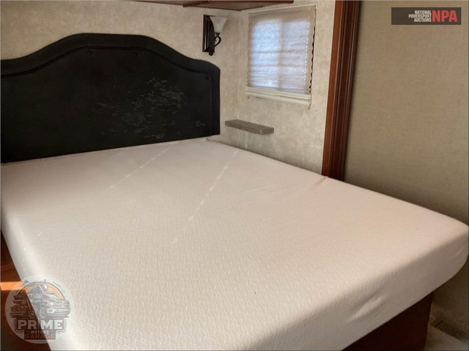 2015 Keystone Rv M-3750 FL - MONTANA FIFTH WHEEL SERIES — фото 11