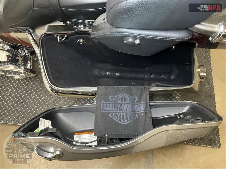 2015 Harley-Davidson FLHTKSE CVO ULTRA LIMITED — фото 19