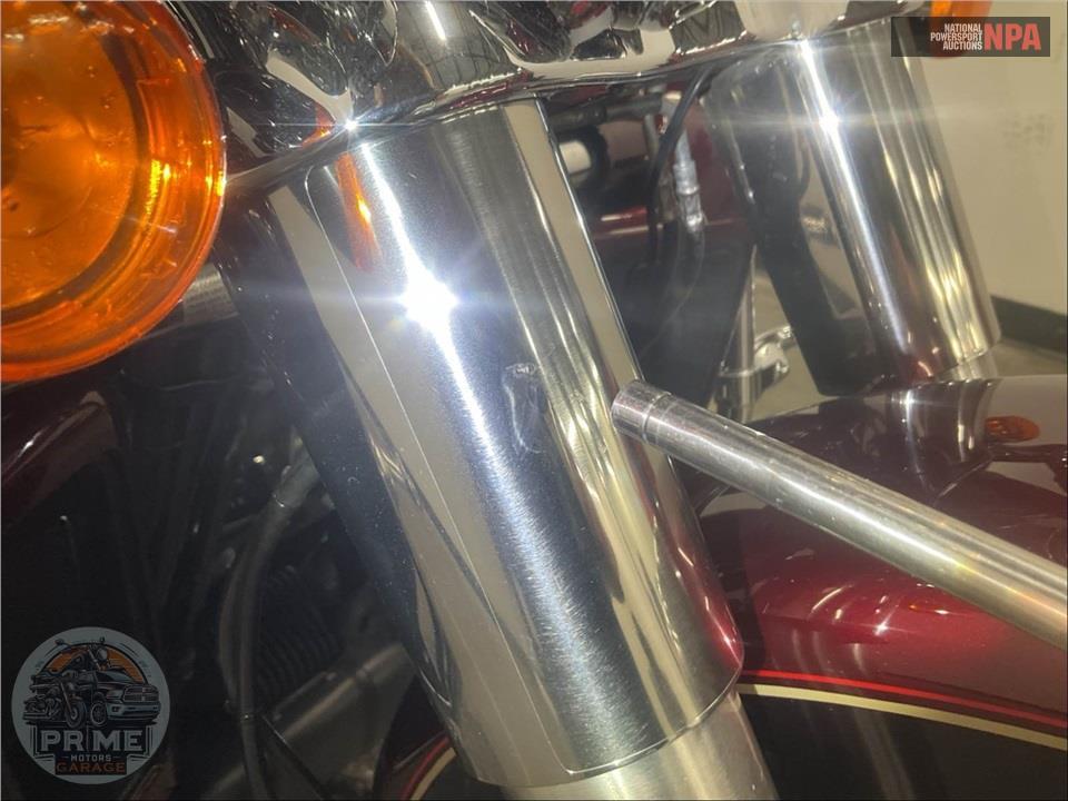 2014 Harley-Davidson FLHTCUTG TRIGLIDE ULTRA CLASSIC — фото 28