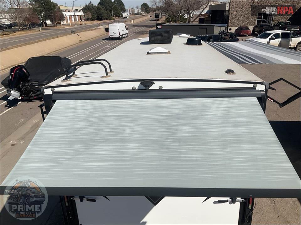 2021 Grand Design Recreational Vehicles M-30G - MOMENTUM TOY HAULER SERIES — фото 31