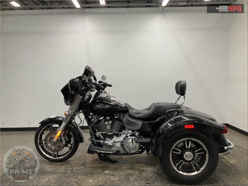 2017 Harley-Davidson FLRT FREEWHEELER — фото 3