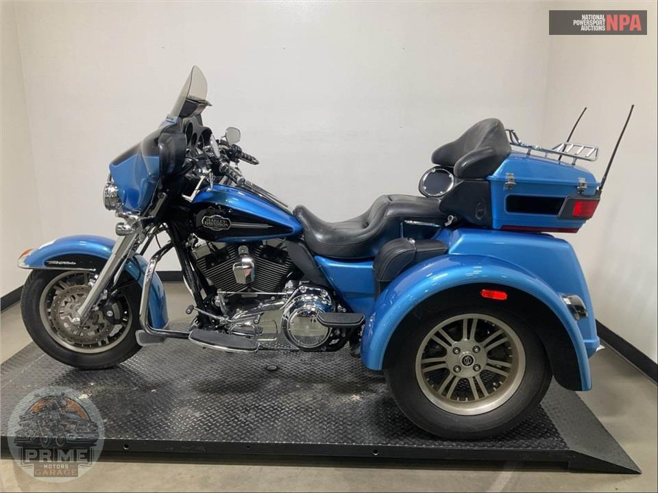 2011 Harley-Davidson FLHTCUTG TRIGLIDE UL CLSC — фото 3