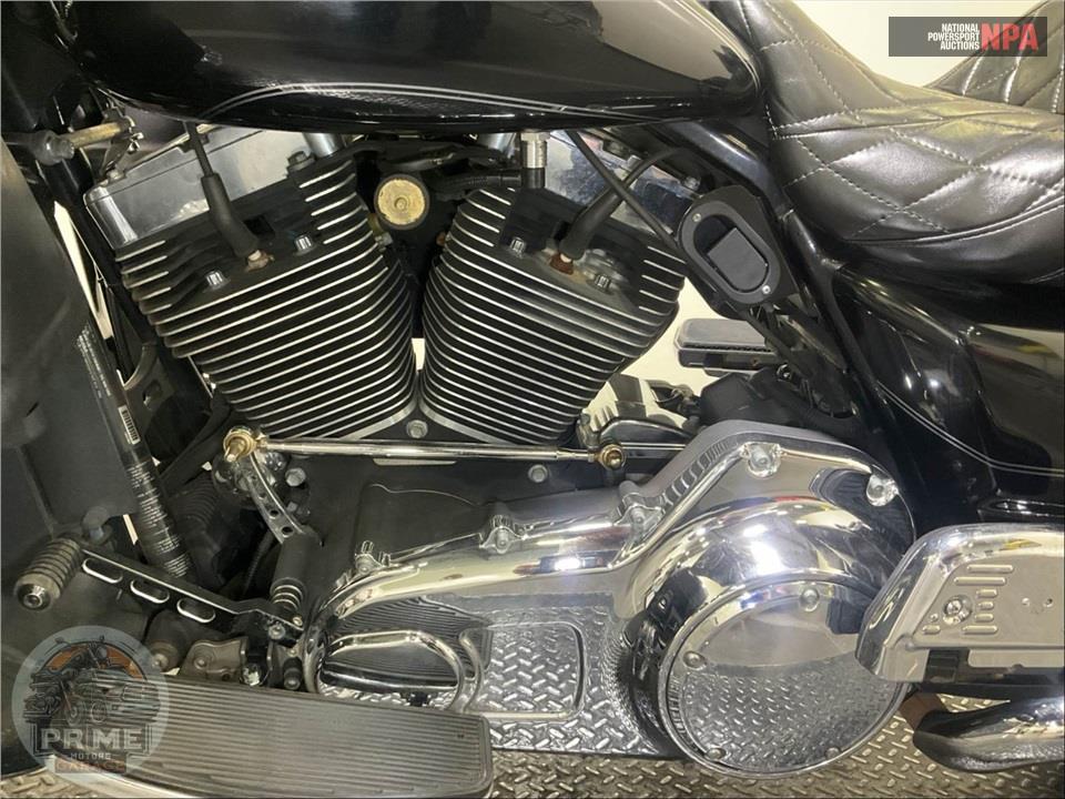 2014 Harley-Davidson FLHTCU ULTRA CLASSIC ELECTRA GLIDE — фото 7