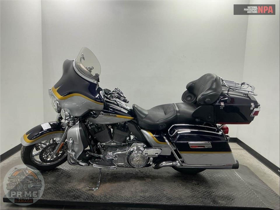 2012 Harley-Davidson FLHTCUSE7 SCREAMIN EAGLE — фото 3