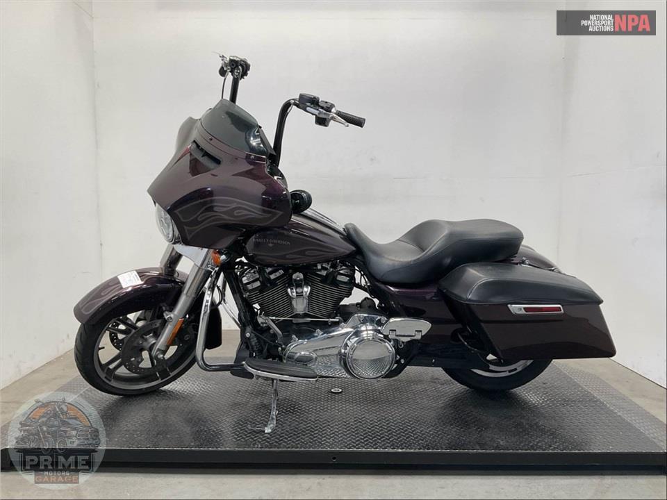 2017 Harley-Davidson FLHXS STREET GLIDE SPECIAL — фото 3