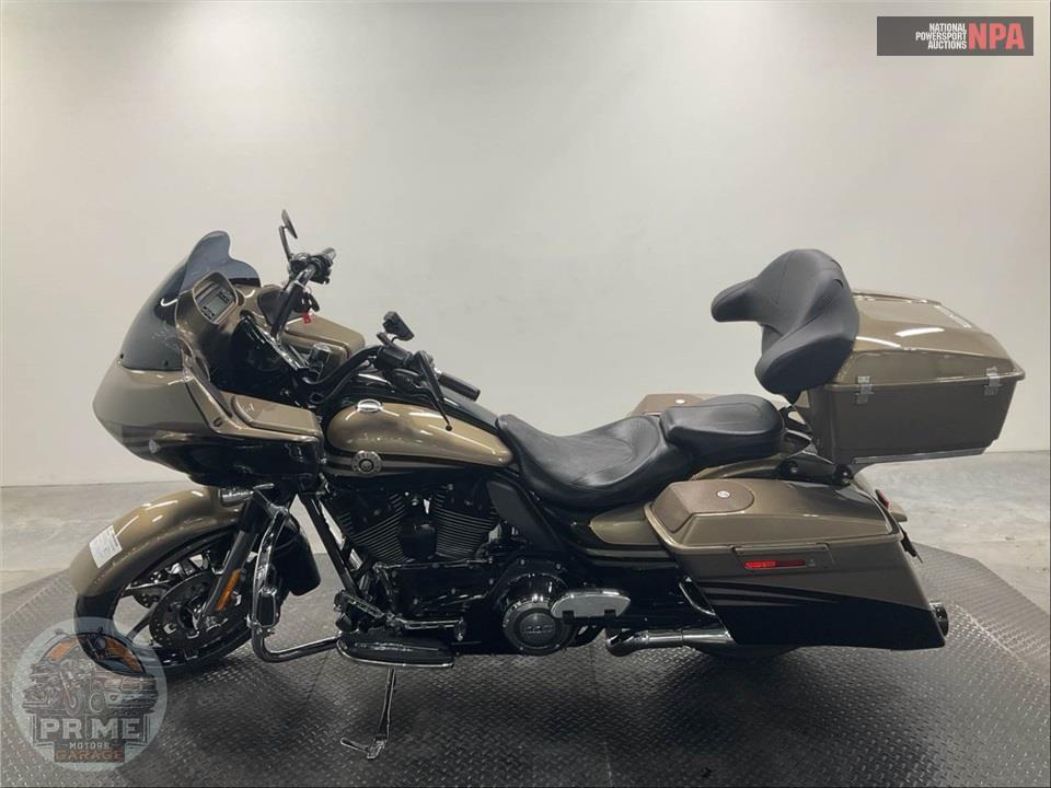 2013 Harley-Davidson FLTRXSE2 SCREAMIN EAGLE — фото 3