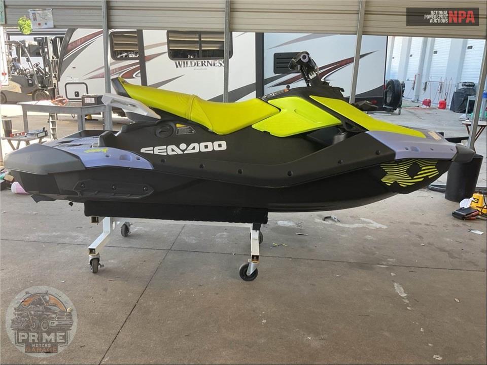 2024 Seadoo/Brp SPARK 3UP TRIXX — фото 1