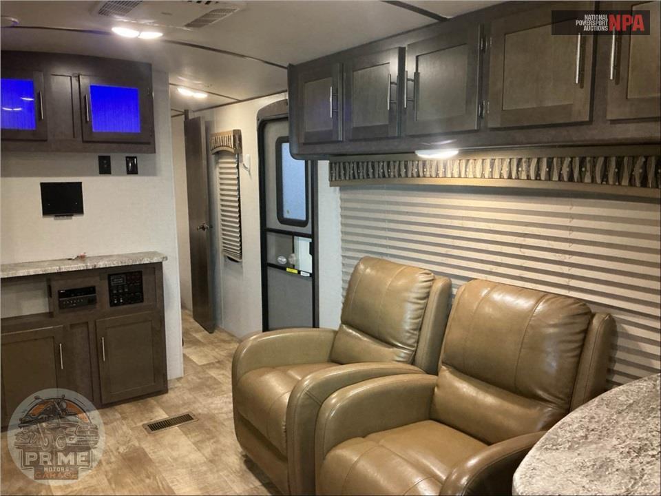 2017 Crossroads Rv M-291 RK - SUNSET TRAIL SUPER LITE SERIES — фото 8