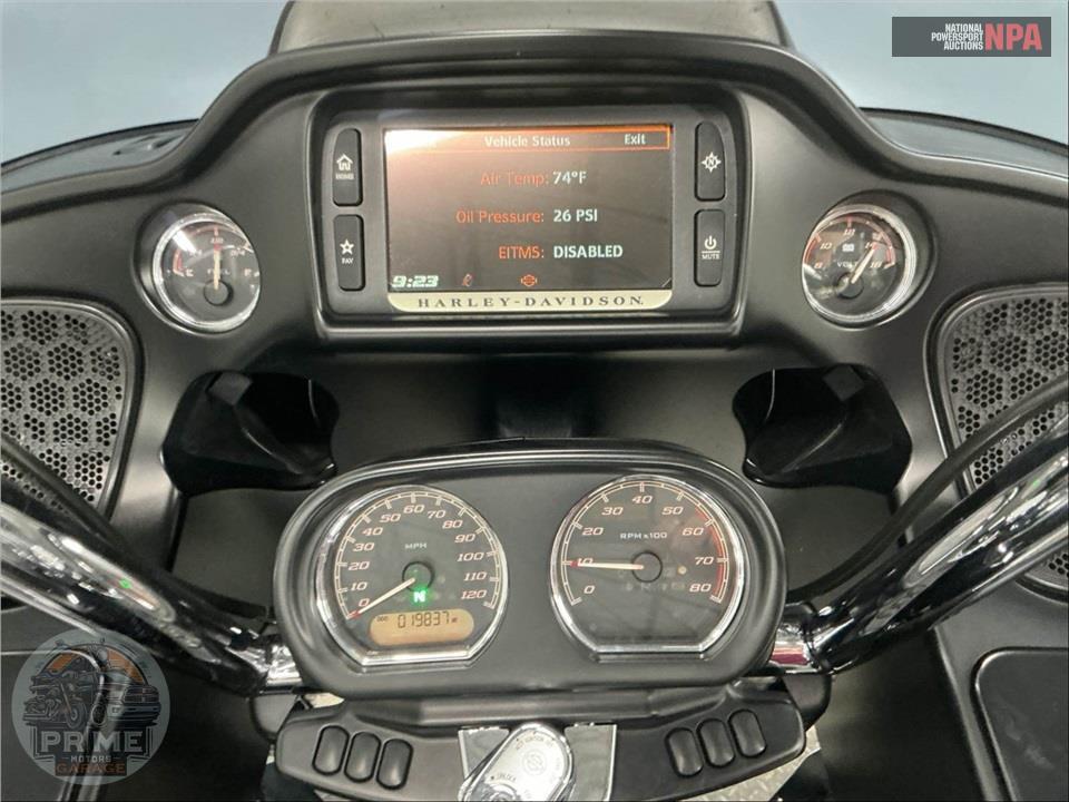 2016 Harley-Davidson FLTRU ROAD GLIDE ULTRA — фото 5