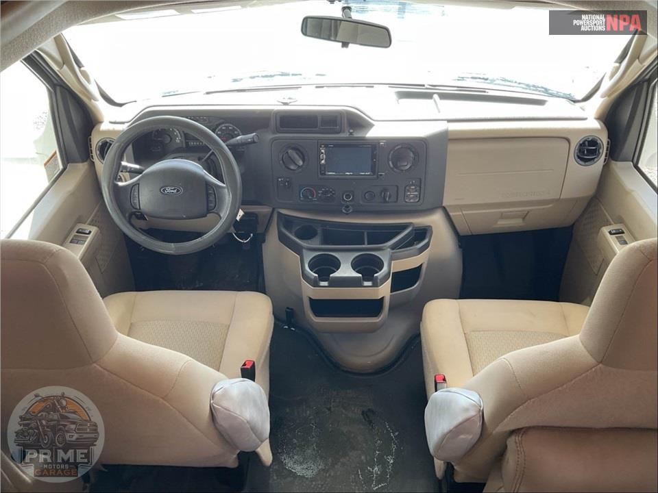 2019 Thor Motor Coach M-28Z E450-V10 - FOUR WINDS SERIES — фото 11