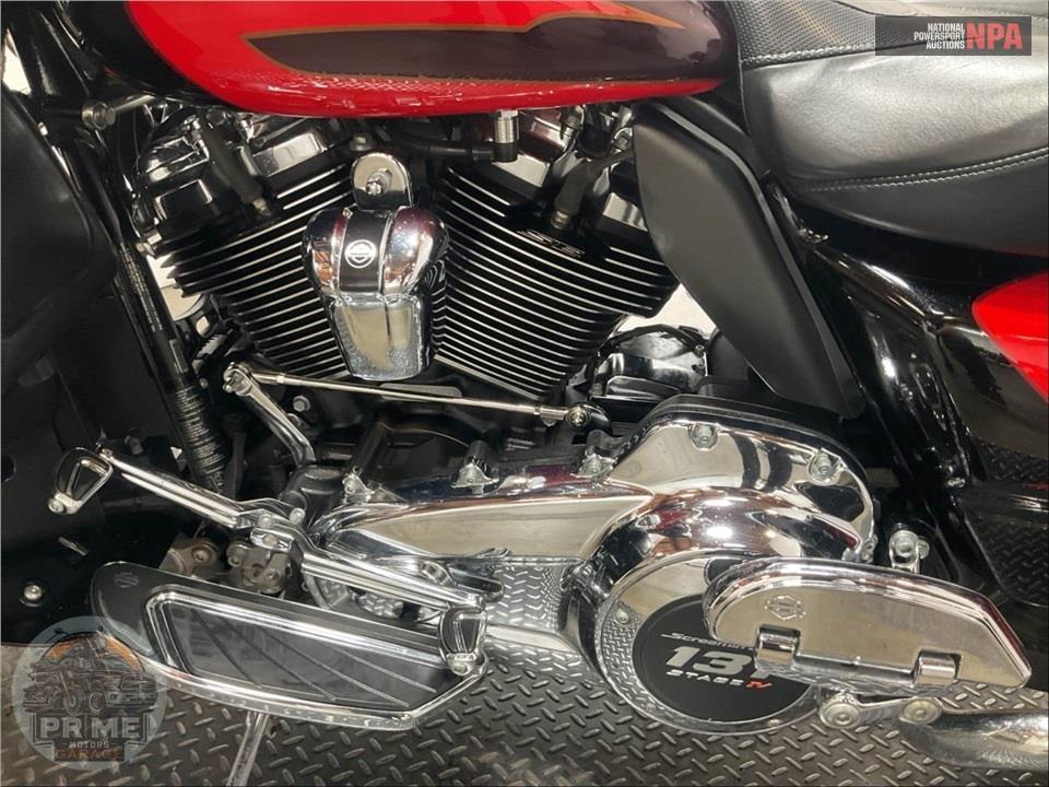 2017 Harley-Davidson FLHTKSE CVO ULTRA LIMITED — фото 7