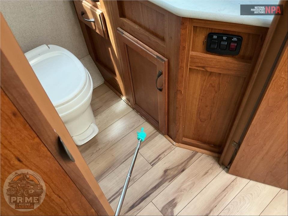 2016 Sunseeker By Forest River M-3050S FORD E450 6.8 LITER — фото 22