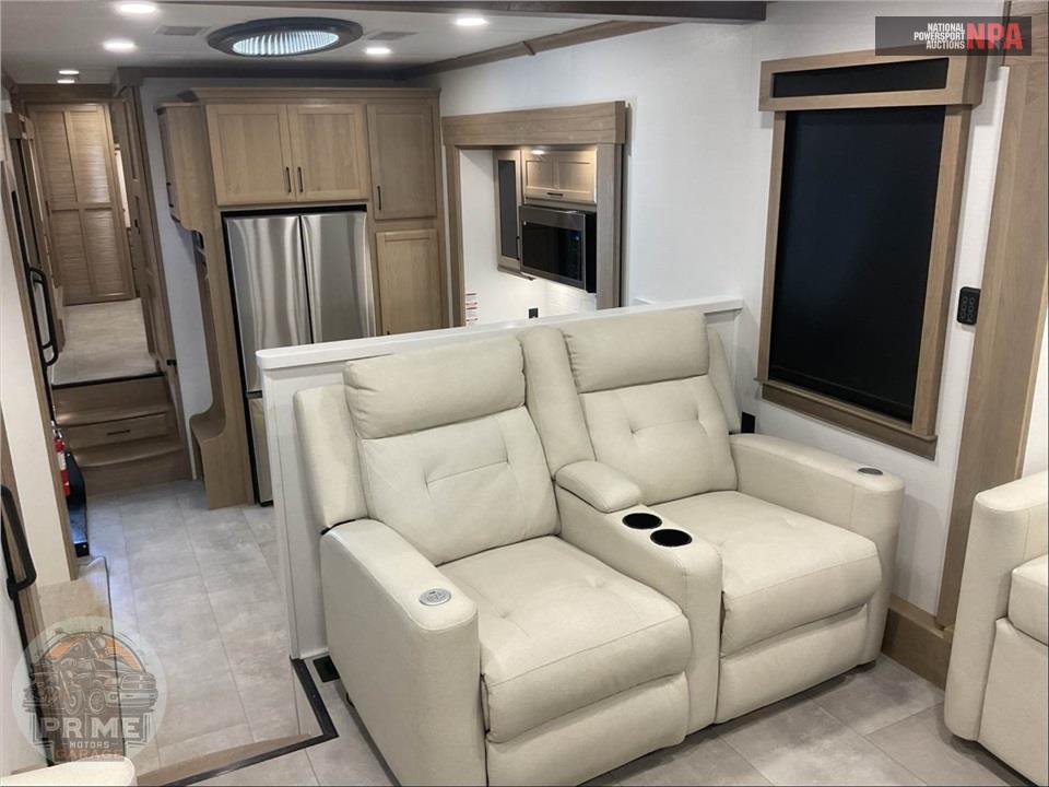 2024 Riverstone M-425FO - FIFTH WHEEL SERIES — фото 6