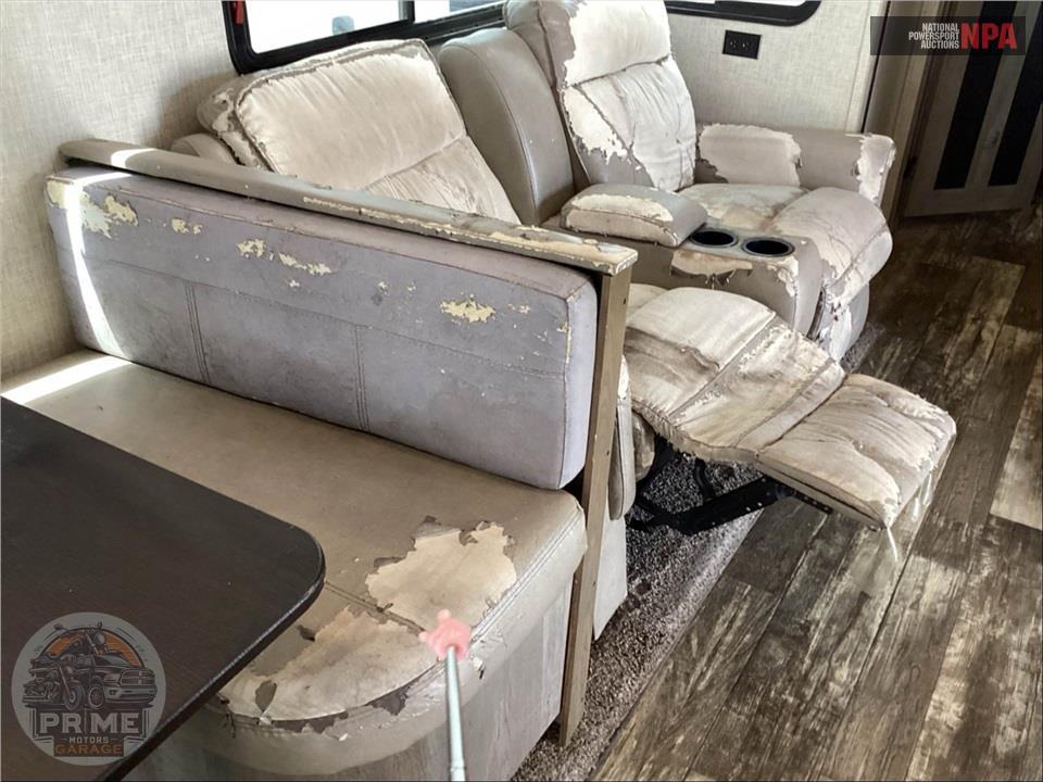 2020 Keystone Rv M-335 CG - OUTBACK TOY HAULER SERIES — фото 23