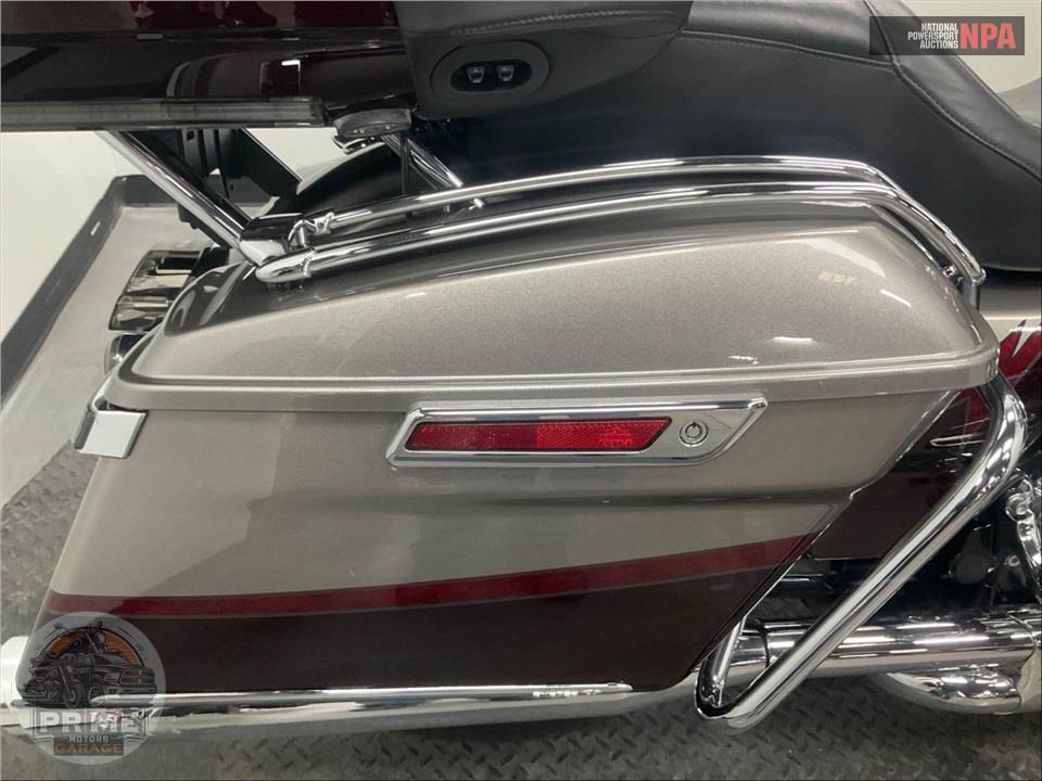 2015 Harley-Davidson FLHTKSE CVO ULTRA LIMITED — фото 16