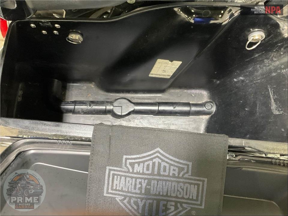 2010 Harley-Davidson FLHTCU ULTRA CLASSIC ELECTRA GLIDE — фото 22