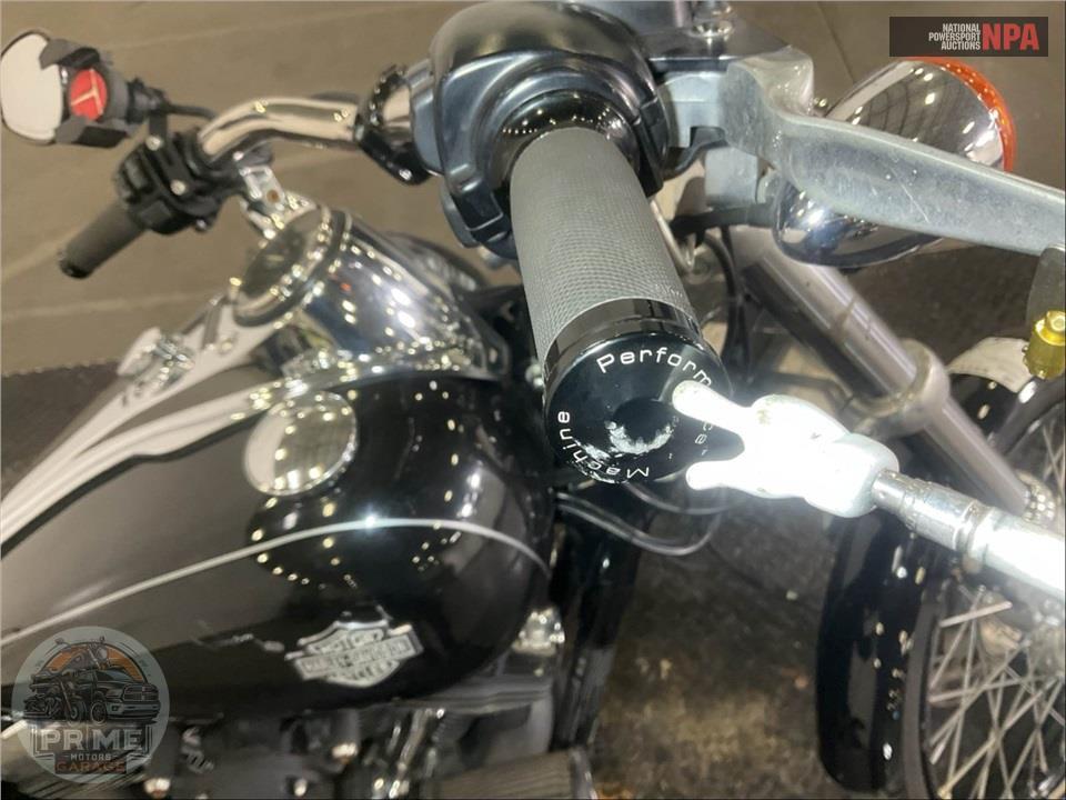 2015 Harley-Davidson FXDWG-103 DYNA WIDE GLIDE — фото 21
