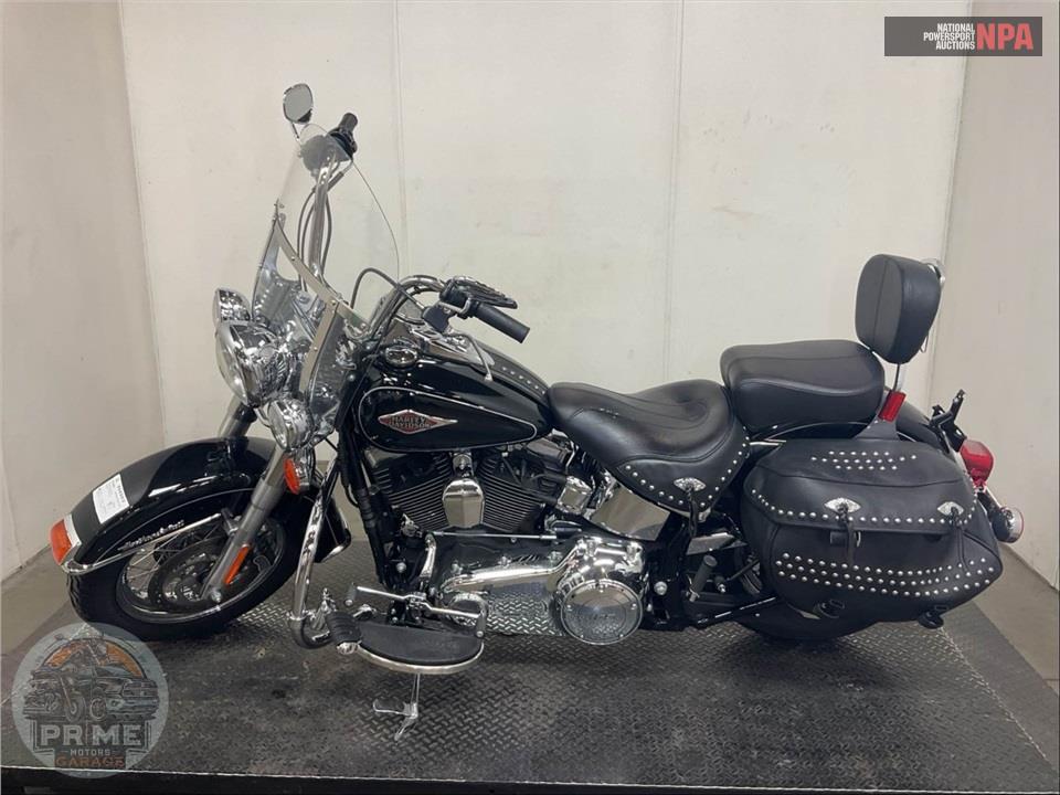 2015 Harley-Davidson FLSTC HERITAGE SOFTAIL CLASSIC — фото 3