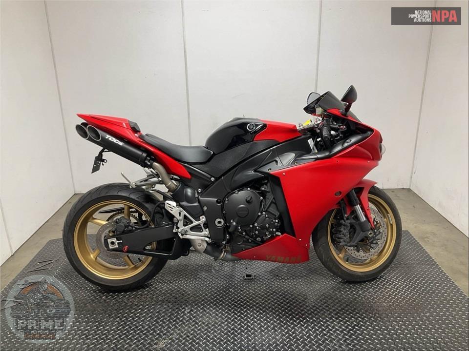 2011 Yamaha YZF-R1 RED — фото 1