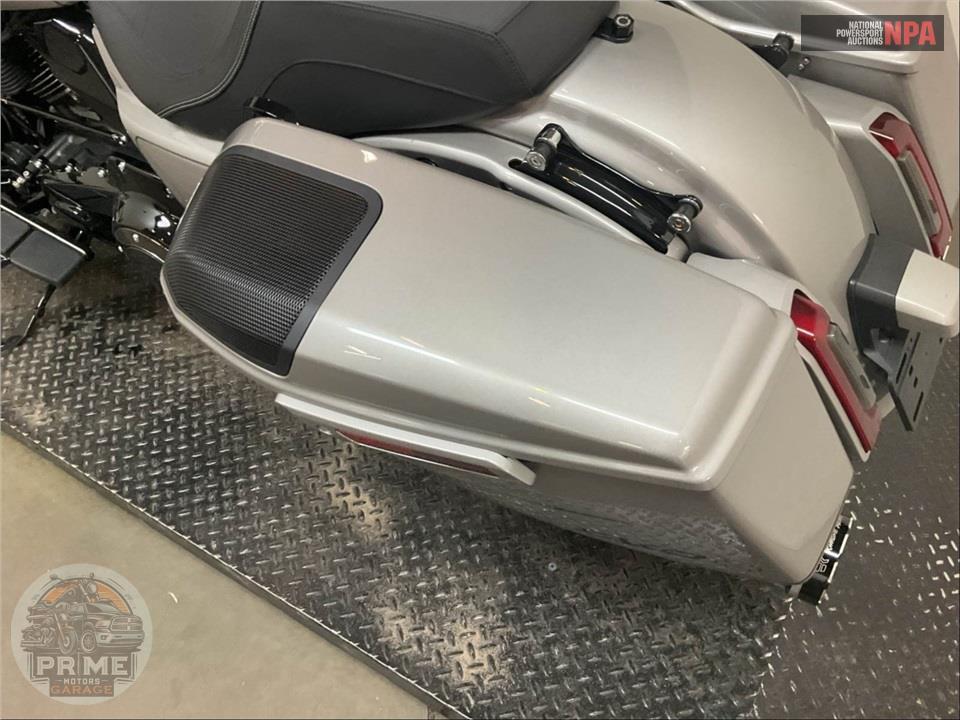 2023 Harley-Davidson FLHXSE CVO STREET GLIDE — фото 16