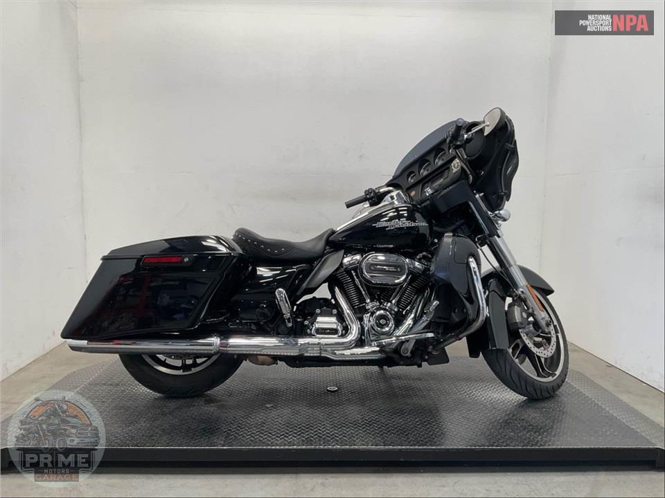 2017 Harley-Davidson FLHX STREET GLIDE — фото 1